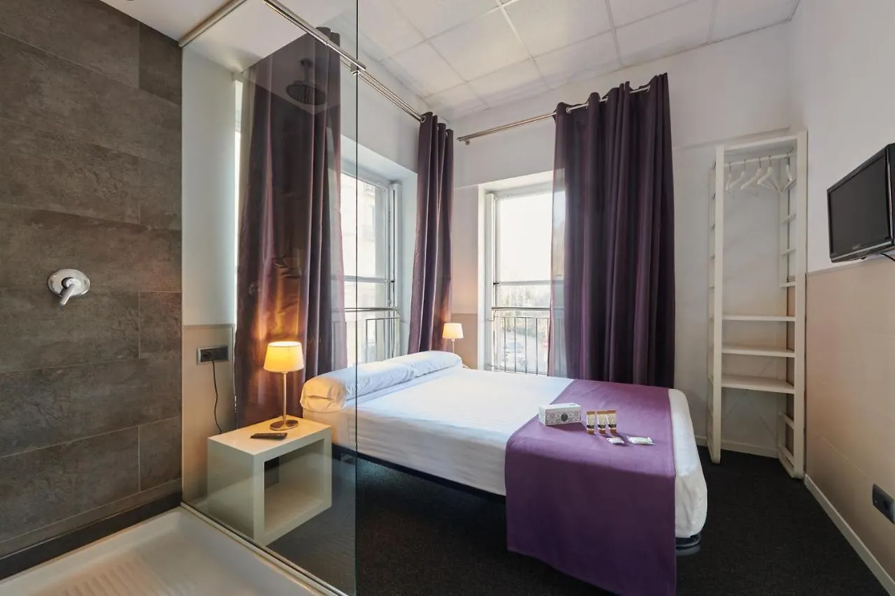 Hostal Mayerling Centro Barselona İspanya